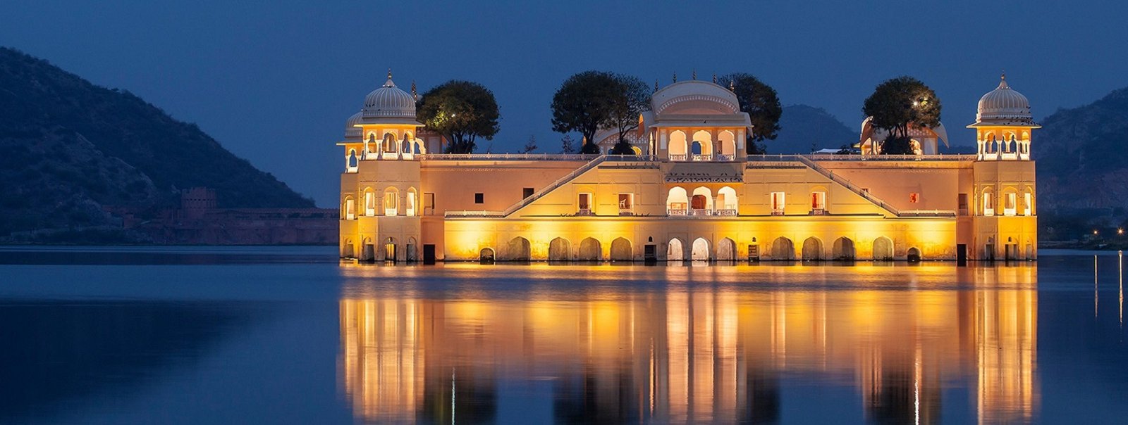 Taj Mahal Tourism