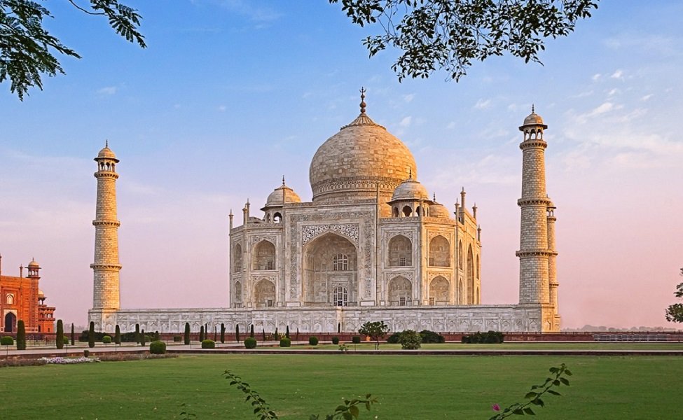 Taj Mahal Tourism